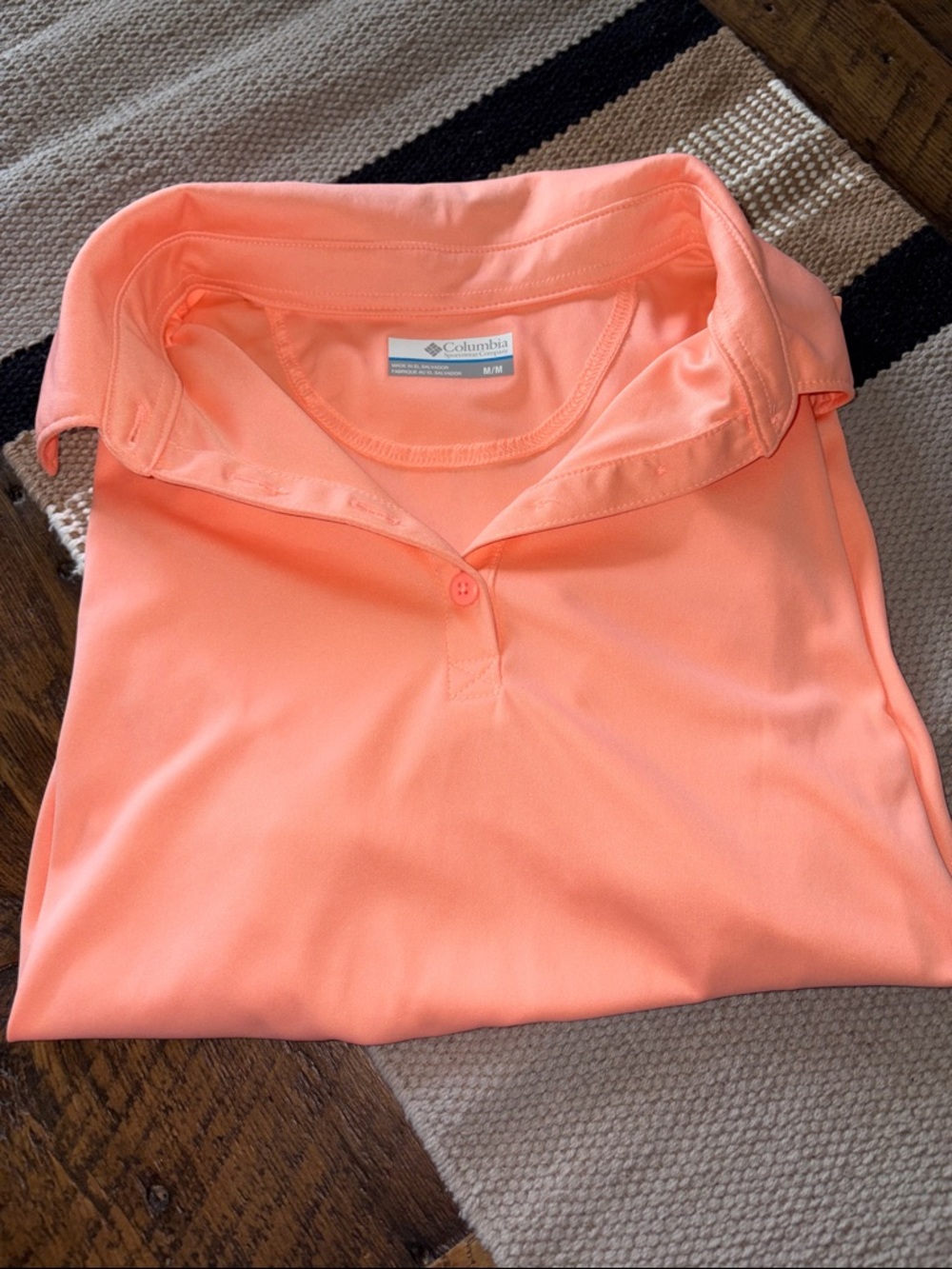 Columbia PFG Top - NWOT✨